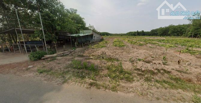 Bán đất 360m2 ngang 10m có 200m2 TC giá 700tr bao toàn bộ phí, ngay Trường cấp 2 - 1