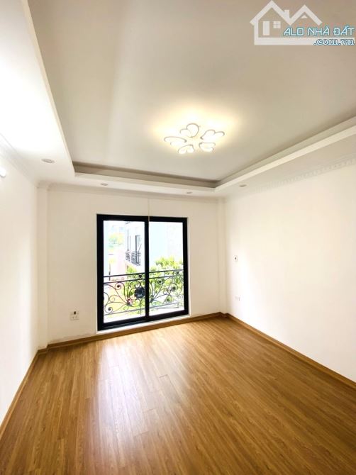 BÁN NHÀ THẠCH BÀN 35M2, 5 TẦNG MỚI ĐẸP, GẦN Ô TÔ, 6.25 TỶ - 1