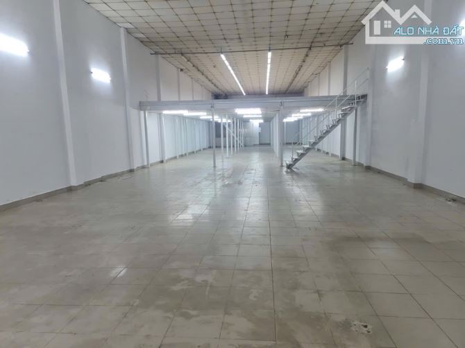 Nhà trệt lầu 10 x 42 mặt tiền Nguyễn Ảnh Thủ, gần ngã ba Đông Quang - 1