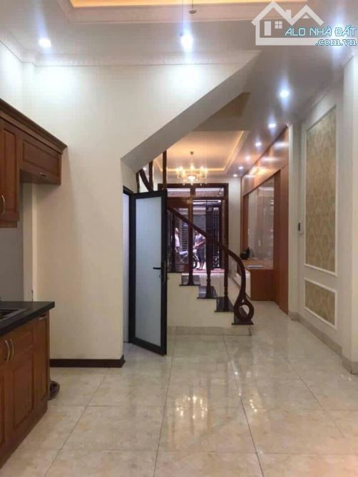 Bán nhà Quan Nhân nội thất sang trọng ngõ thông 2 thoáng 62m 5 tầng giá 15 tỷ  . - 1