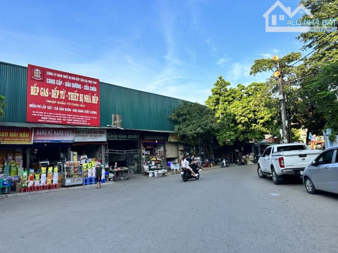BÁN NHÀ GIA QUẤT LONG BIÊN- CẤP 4- NGÕ THÔNG-OTO TRÁNH NHAU-42M-NHỈNH 4 TỶ - 1