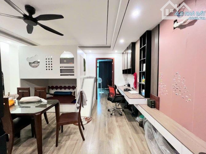 Bán nhà mặt ngõ Phố Nguyễn Khánh Toàn, 76m2, 5 tầng, MT 5m, kinh doanh, nhỉnh 12 tỷ (hiếm) - 1