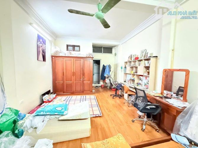 Phân Lô - Gần Ô Tô - Hào Nam - Đống Đa - Dt : 42m2/4tầng/4,1mMT*nhỉnh 8 tỷ - 1