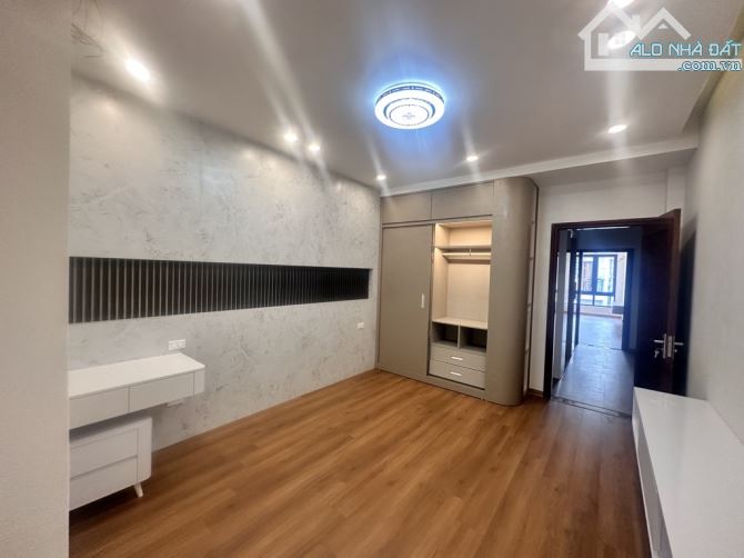 Nhà Đẹp Thạch Bàn/ 16.5 Tỷ/78/82 M2 nhà 6 Tầng/ Ô tô chánh - 1
