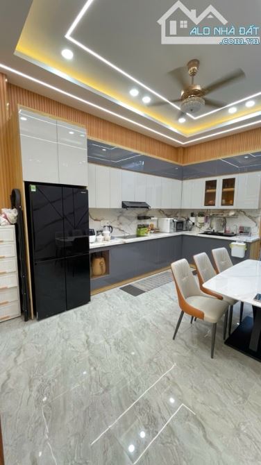 BÁN NHÀ 3 tầng full nội thất, 58m2, TL48, SHR, hẻm 7m, gần Hà Huy Giáp 5,6 tỷ TL - 1