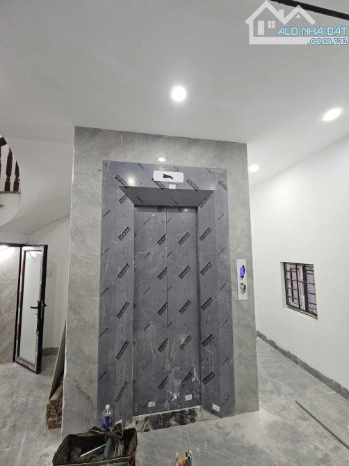 Dưới 10 tỷ sở hữu căn 40m2 LÔ GÓC 7 TẦNG THANG MÁY-GARAGE, TĐC Thanh Am, Long Biên - 1