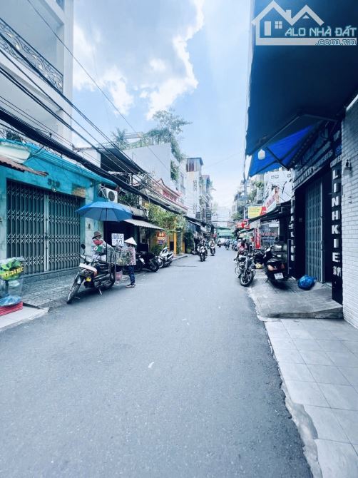 MẶT TIỀN HẼM BỰ - DT KHỦNG TRONG  TẦM GIÁ - 77M2 SỬ DỤNG GẦN 250M2  🌃MÔ TẢ :  -BÁN NHÀ MỚ - 1