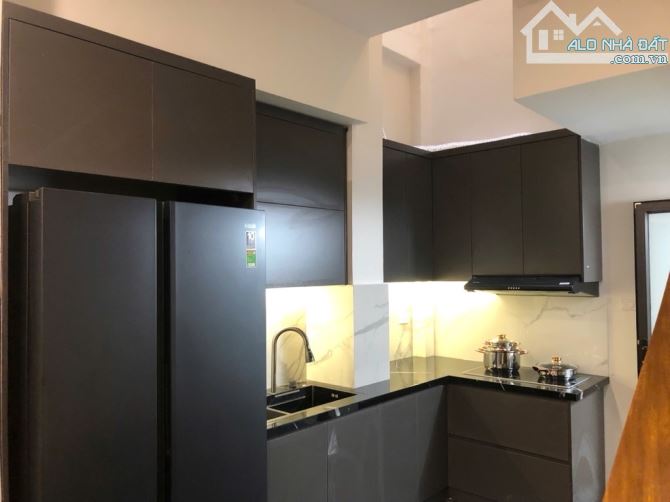 Nghi Tàm, Tây Hồ - Mặt ngõ thẳng tắp - 20m ô tô tránh - Không QH - Đẹp full nội thất - 1