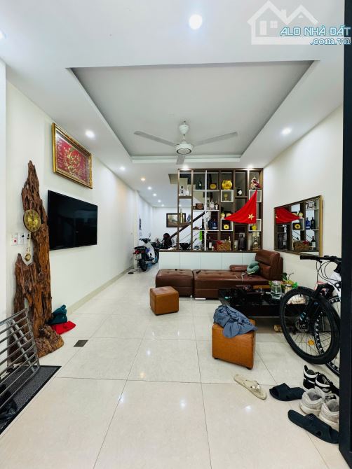 🏠 BÁN NHÀ 5 TẦNG PHỐ GIA THƯỢNG – LONG BIÊN Ô TÔ 7 CHỖ ĐỖ CỬA - 1