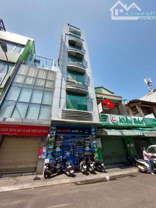Cần Bán Hotel ngang 5M, Khu Vực Trần Hưng Đạo Quận 1, Dòng Tiền 90Tr/Tháng giá chỉ 46 Tỷ - 1