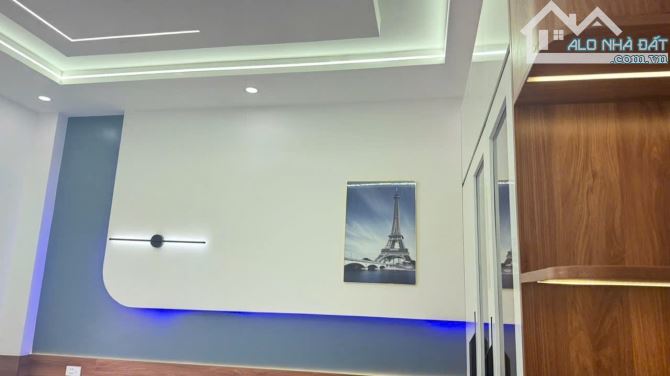 NHÀ 2 LẦU Ở NGAY, 60M2 (4x15), ĐƯỜNG NHỰA 12M,SÁT THỦ ĐỨC  NHỈN 5 ĐỒNG TL - 1