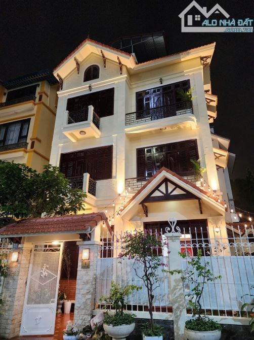 Hiếm. Bán Gấp Biệt Thự 4 Tầng, lô Góc 2 mặt tiền phố Thiên Hiền- Mỹ Đình. DT:143m2- MT:22m - 1