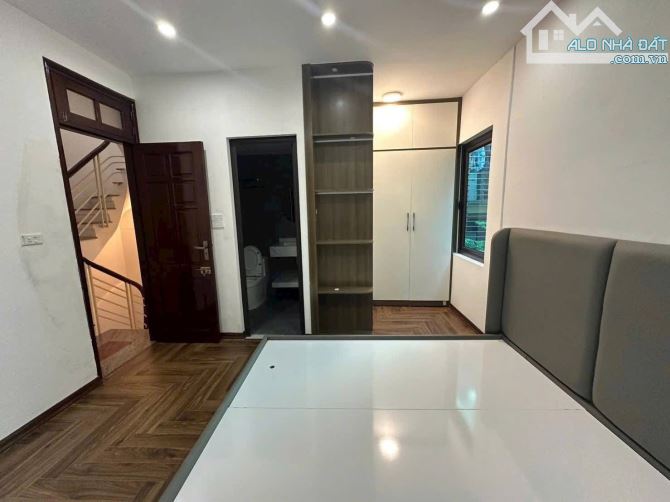 NHỈNH 7 TỶ CÓ NHÀ YÊN HÒA-CẦU GIẤY-30M2-5TẦNG-MT 4M-LÔ GÓC 3 THOÁNG-GẦN PHỐ. - 1