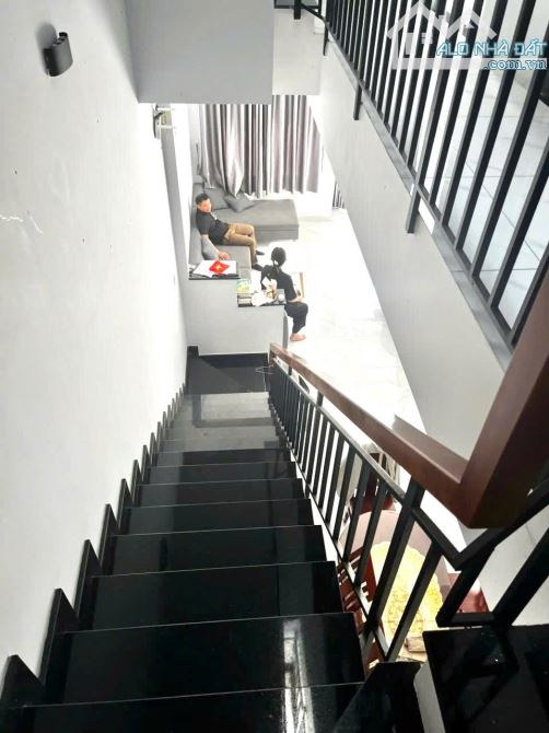 Bán nhà 3 tầng  sát làng đại học Quốc gia dt 80m2 - 1