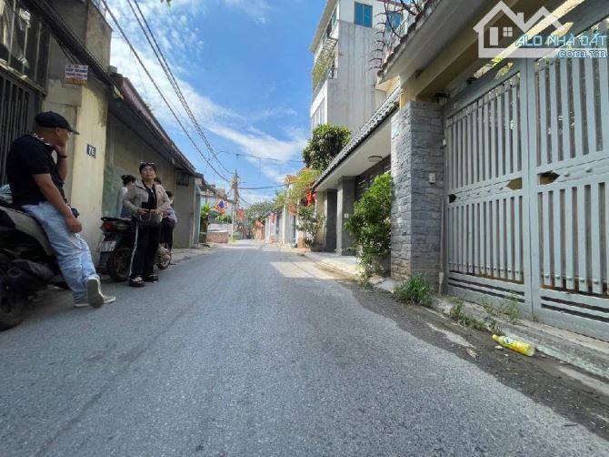 BÁN NHÀ NGỌC THỤY 107M2. MT 6M, SÁT HỒNG TIẾN. NGÕ Ô TÔ TRÁNH - GARA 2 Ô TÔ 7. 23 TỶ - 1