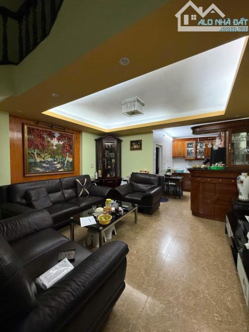 Ngõ thông ô tô tránh Trần Hưng Đạo gần Hồ Hoàn Kiếm 50m2, 4 tầng, mt 5m, 33.5 tỷ, cực VIP - 1