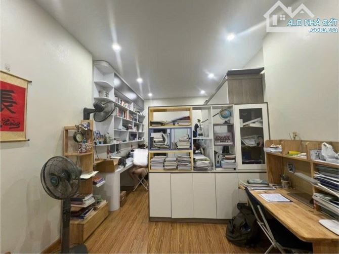 BÁN NHÀ PHỐ TRƯỜNG CHINH 45M2 VÀI BƯỚC RA PHỐ BA GÁC ĐUA VÀO NHÀ, TRUNG TÂM QUẬN ĐỐNG ĐA, - 1