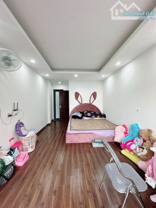 Nhà phố Hoàng Hoa Thám – Ngõ rộng – Lô góc thoáng sáng – Nhà đẹp – 33m2 – 5 tầng – 7.95 tỷ - 1