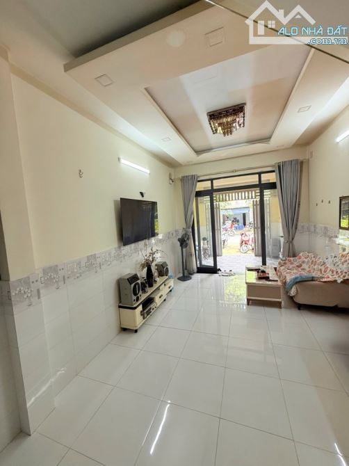 NHÀ MẶT TIỀN KINH DOANH ĐƯỜNG SONG HÀNH - 2 CỔNG TRƯỚC SAU - 3 TÂNG 3PN- 4*18m GIÁ 9.99TỶ - 1
