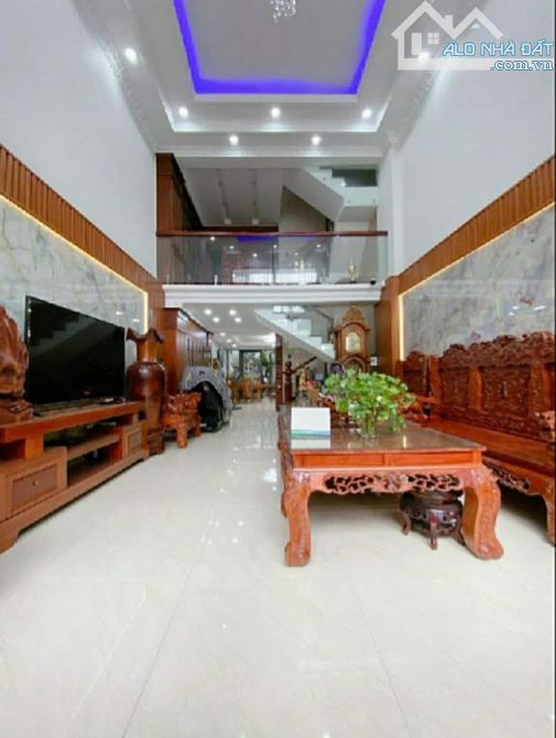 NHÀ 4 TẦNG - CMT 35M - HẺM Ô TÔ 7M THÔNG LUỒNG. - 1