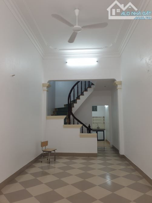 BÁN NHÀ 1.35 TỶ 2 TẦNG 40M2 ( ĐÔNG NAM ) NGÕ ĐƯỜNG BÁI - 1