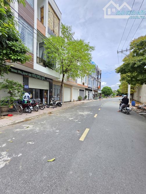 Bán đất ngang 6m, KDC ngay Trung Tâm Y Tế Dĩ An,p.Tân Đông Hiệp Tp.Dĩ An chỉ 4 tỷ TL M7763 - 1
