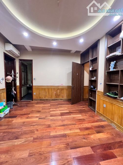 31 tỷ. Phân lô 107m*5 tầng*5mMT phố Vương Thừa Vũ; ngõ ô tô - 1