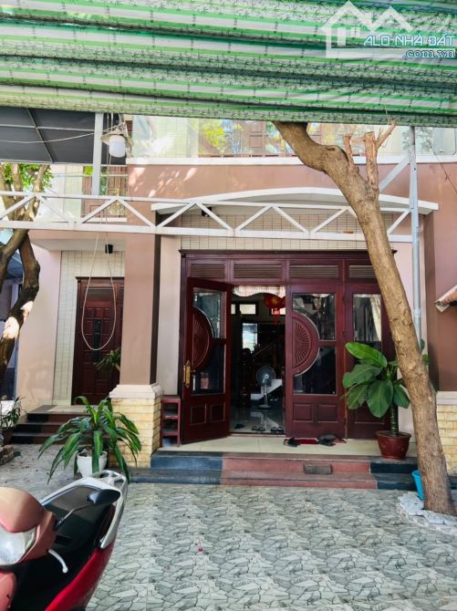 Chính chủ cần bán nhanh căn nhà 2 tầng mặt tiền đường Cách mạng tháng 8.khuê Trung cẩm lệ - 1