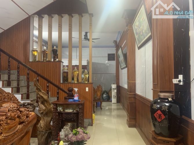 Nhà 3 Tầng Dĩ An. 90m2. Đường 8M,Hoàn Công Đủ Hơn 6 tỷ - 1