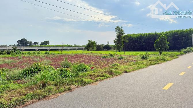 3LÔ LIÊN KỀ NGAY ĐƯỜNG NGUYỄN HUỆ - ĐẤT ĐỎ - BRVT 🌈🌈🌈DT 6x22.5m - 132m2 - 1