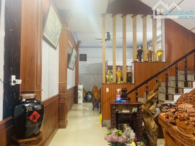 Bán Nhà 3 Tầng Dĩ An.90m2. Đường 8M,Shr Hoàn công đủ. - 1