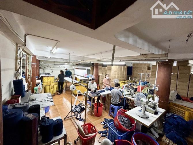 BÁN XƯỞNG MAY 32 x 34M SHR  THỚI TAM THÔN – HÓC MÔN ĐƯƯƠNG XE TẢI LỚN ĐANG CHO THUÊ 80TR/T - 1