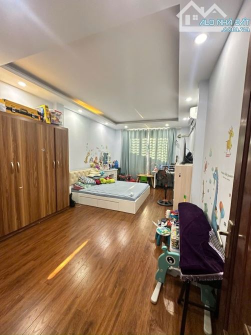 BÁN NHÀ NGUYỄN KHUYẾN – NGÕ NÔNG – GẦN Ô TÔ – 36m2 - 5 tầng - 6.3 TỶ - 1