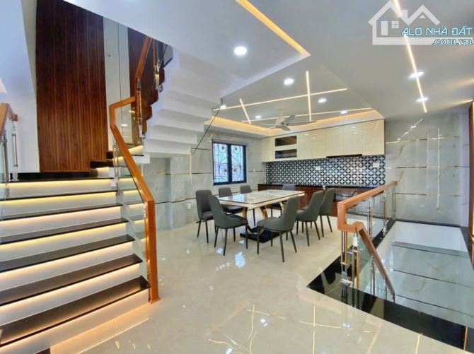 BÁN NHÀ HXH, 8m NGANG BỀ THẾ, SÁT NGÃ TƯ 4 XÃ, GIÁP TÂN PHÚ - GIÁ CHỈ 9,6Tỷ - 1