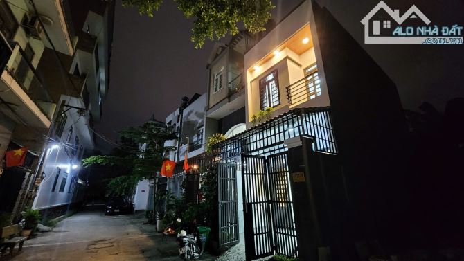 NHÀ PHỐ 2 LẦU 4.X TỶ GẦN SÔNG SG – KHÔNG KHÍ MÁT LÀNH CẢ NGÀY - 1