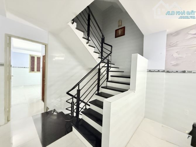 Đông Hồ tân bình 57m2 5 tầng giá chỉ nhỉnh 9 tỷ - 1