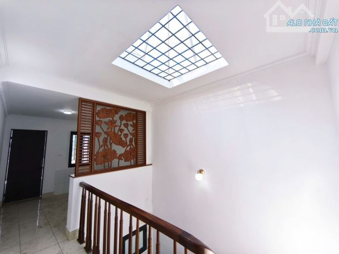 Bán nhà trung tâm phường Hoàng Mai - Ngõ nông rộng gần ô tô chỉ hơn 6 tỷ - 1