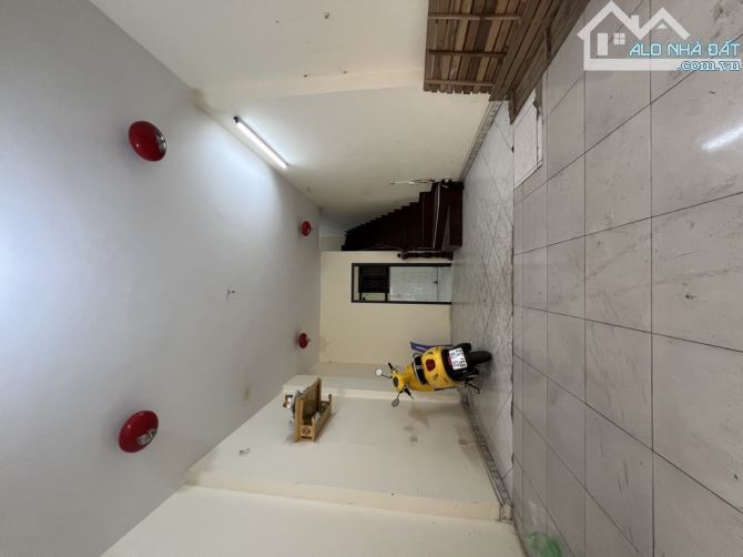 42M2 13TỶ8 NHÀ ĐẸP 4 TẦNG - HAI MẶT THOÁNG - Ô TÔ VÀO NHÀ - KHU VIP THANH XUÂN - 1