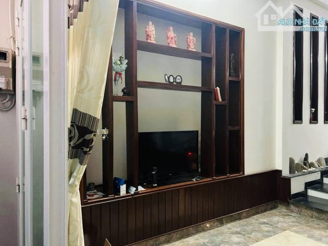 NHÀ 3 TẦNG ĐI BỘ 50M RA QUẢNG TRƯỜNG 2/9 - KIỆT ÔTÔ CHUẨN 6M - SÁT BÃI ĐỖ XE - CHỈ 6.45 TỶ - 1