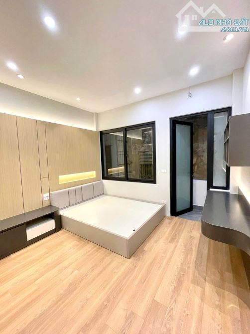 BÁN NHÀ PHÂN LÔ HOÀNG CẦU, ĐỐNG ĐA - 70M² x 5T THANG MÁY - Ô TÔ TRÁNH - KINH DOANH - 1
