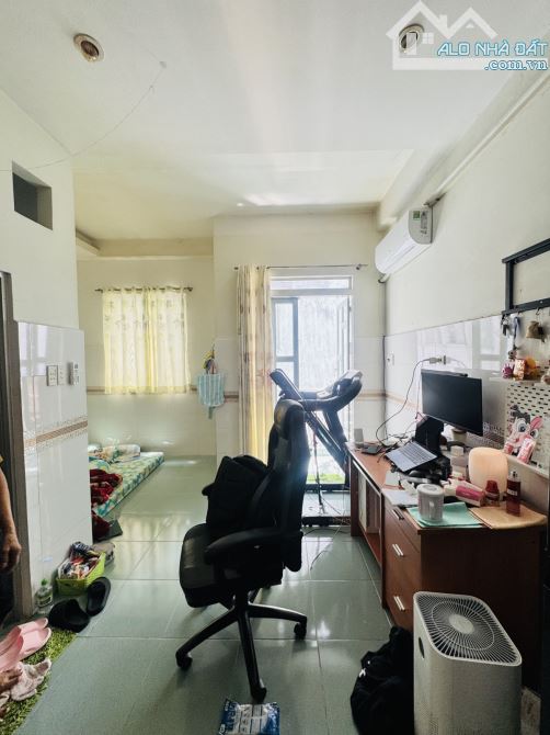 Mì Trứng Tứ Xuyên phiên bản nhà ở: 30m² vuông vức, 4 tầng chắc chắn, trung tâm Q5 giá mềm. - 1