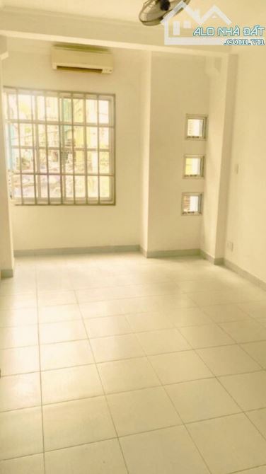 🏠 BÁN NHÀ NGUYỄN THIỆN THUẬT, P.2, Q.3 - HẺM 8M, Ô TÔ ĐẬU TRƯỚC NHÀ - CHỈ 8.X TỶ. - 1