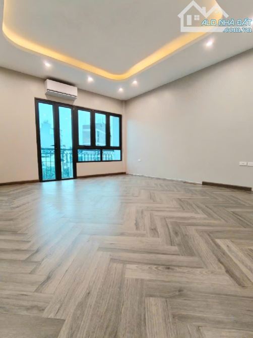 BÁN NHÀ TĐC THẠCH BÀN, LÔ GÓC PHÂN LÔ, GA RA Ô TÔ, THANG MÁY LONG LANH, GẦN HỒ, GIÁ MỀM - 1