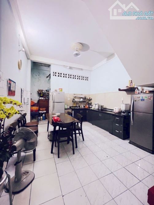 Bán nhà mặt tiền Bạch Đằng P3 Gò Vấp, 92m2, 3T, 4PN, chỉ 20 Tỷ. - 1