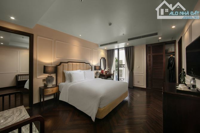 Khách sạn mặt phố Nguyễn Trường Tộ - 175m2 -16 tầng - 50 phòng -165 tỷ - Dòng tiền 3 tỷ/th - 12