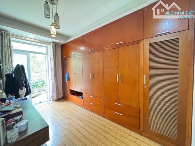 KHU ĐÔ THỊ Văn Quán Hà Đông  Dt 231m2,  4Tầng, Mt 10 m, giá 50 tỷ - 12