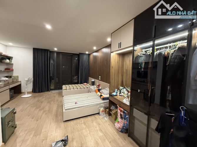 Siêu Phẩm Tư Đình/ 22.8 tỷ/97/115 M2 nhà 6 Tầng Thang máy - 12