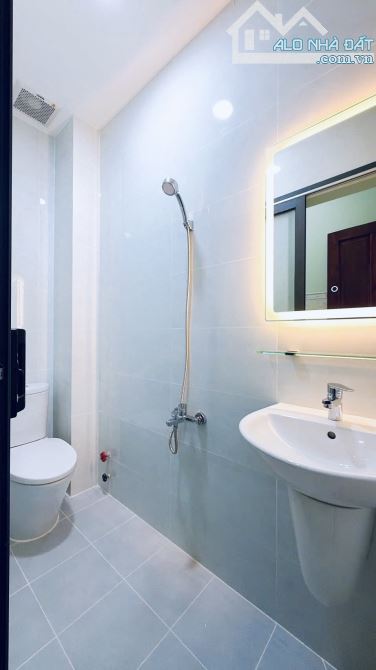 MẶT TIỀN HẼM BỰ - DT KHỦNG TRONG  TẦM GIÁ - 77M2 SỬ DỤNG GẦN 250M2  🌃MÔ TẢ :  -BÁN NHÀ MỚ - 13
