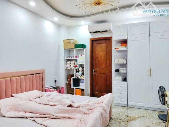 BÁN GẤP TOÀ NHÀ VĂN PHÒNG MẶT TIỀN NGUYỄN VĂN NGHI P4 GÒ VẤP - 200M2 - GIÁ 60 TỶ - 15