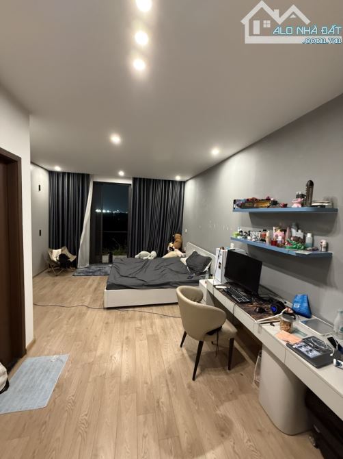 Siêu Phẩm Tư Đình/ 22.8 tỷ/97/115 M2 nhà 6 Tầng Thang máy - 17